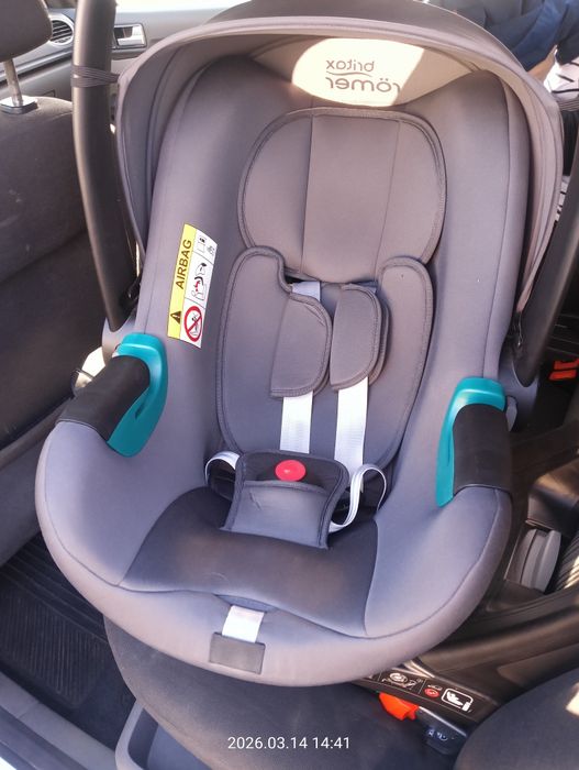 Fotelik (Nosidełko )Britax+Baza
