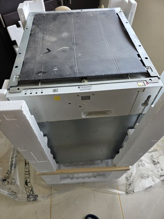 Продам посудомийку Hotpoint-Ariston   CIS LI 420  в  гарному  стані