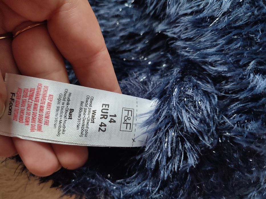 Sweter damski s/m  F&F granatowy  z błyszczącą nitka