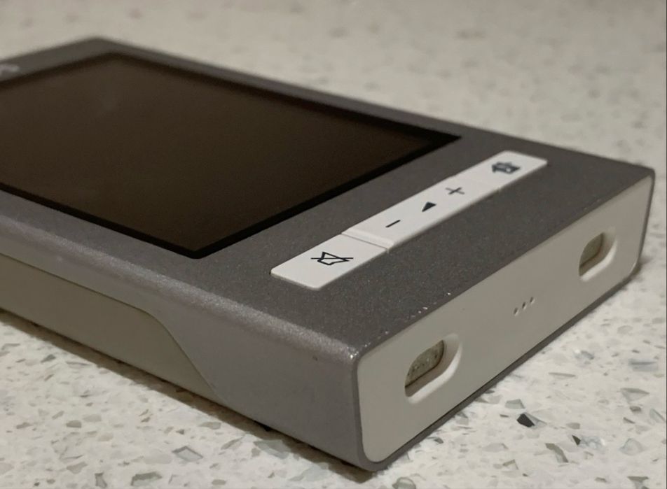 | Sonos CR200 Touch Screen Remote – With Charging Cradle