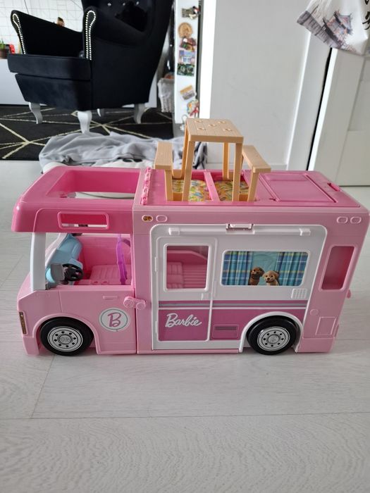 Kamper Barbie z akcesoriami