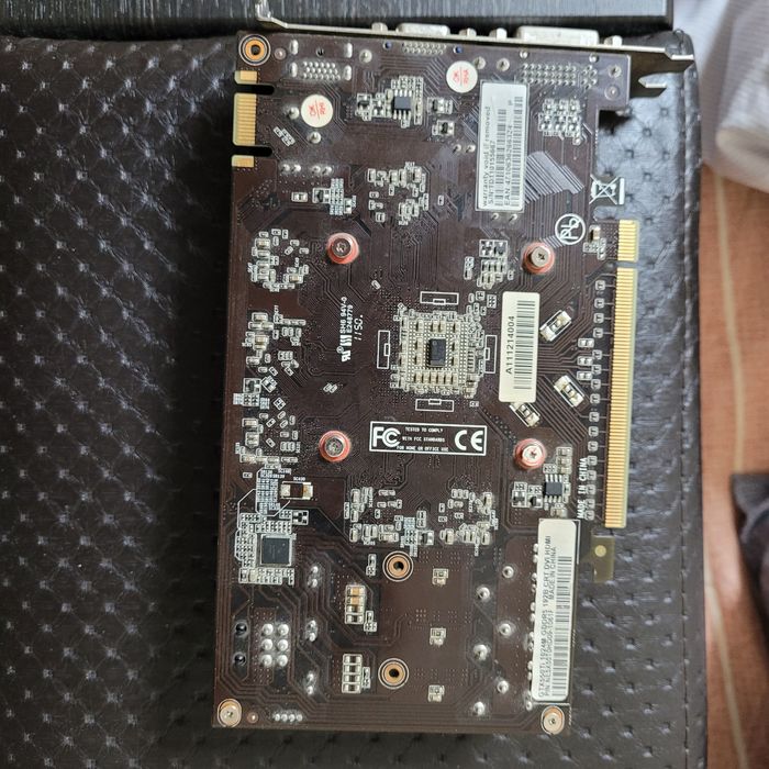 Видеокарта  GeForce  gtx550ti на детали