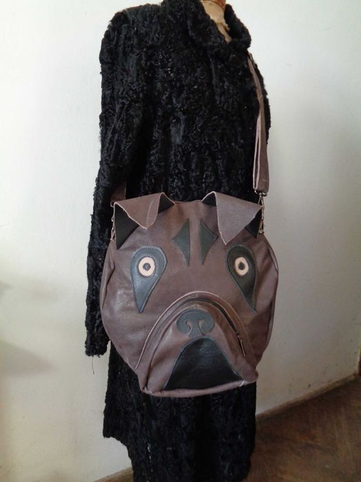 Artystyczna skórzana torba-plecak w kształcie głowy psa. Handmade