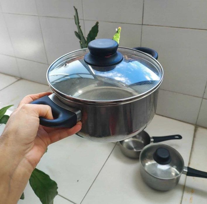 Utensílios de cozinha usados – 8 peças / Used kitchen utensil set