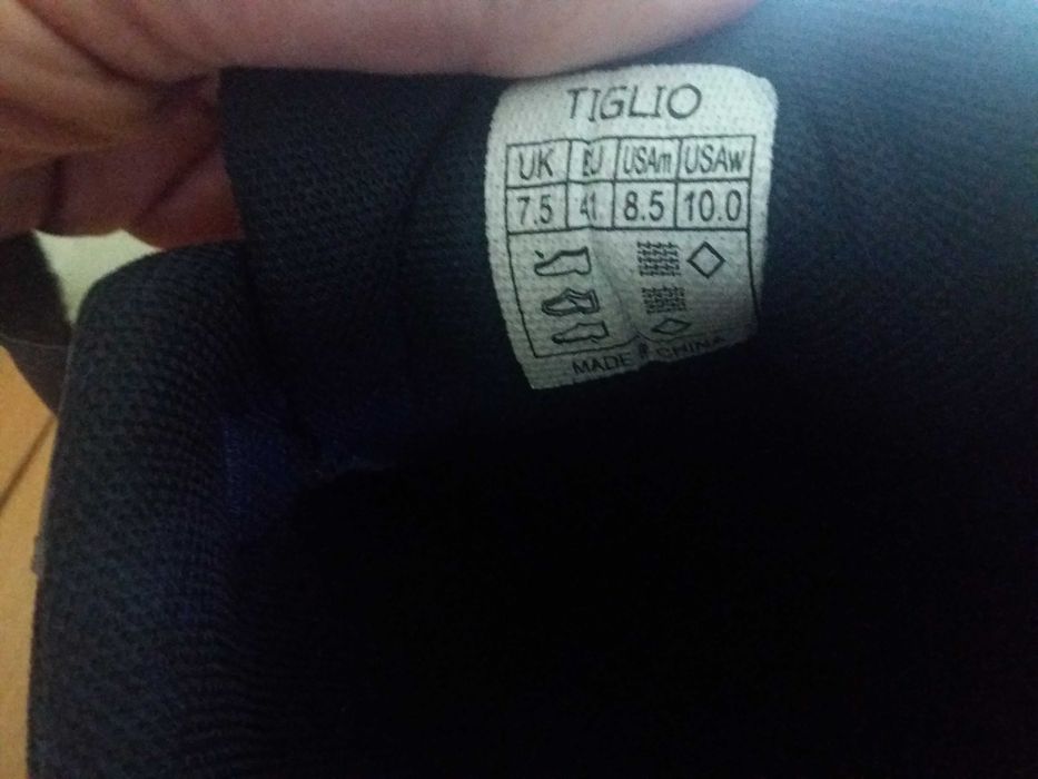 Кроссовки спортивные новые