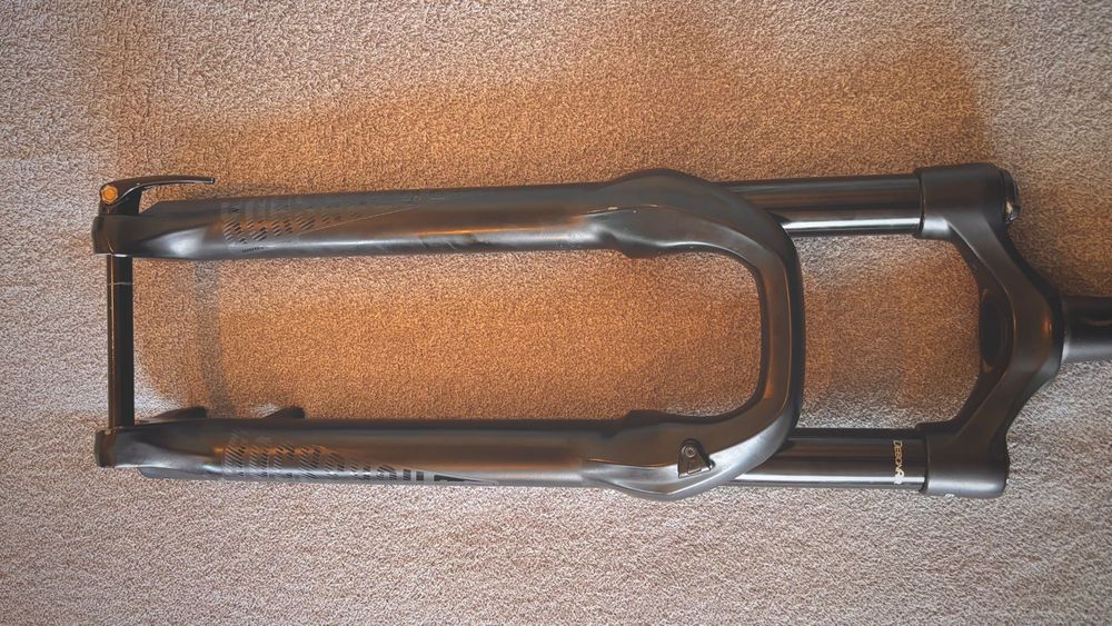 ROCK SHOX Yari RC - 160 mm, koło 29/27,5