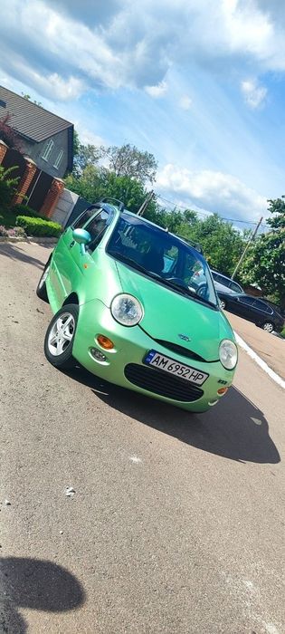 Автомобіль Chery QQ