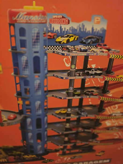 Mega garagem para crianças