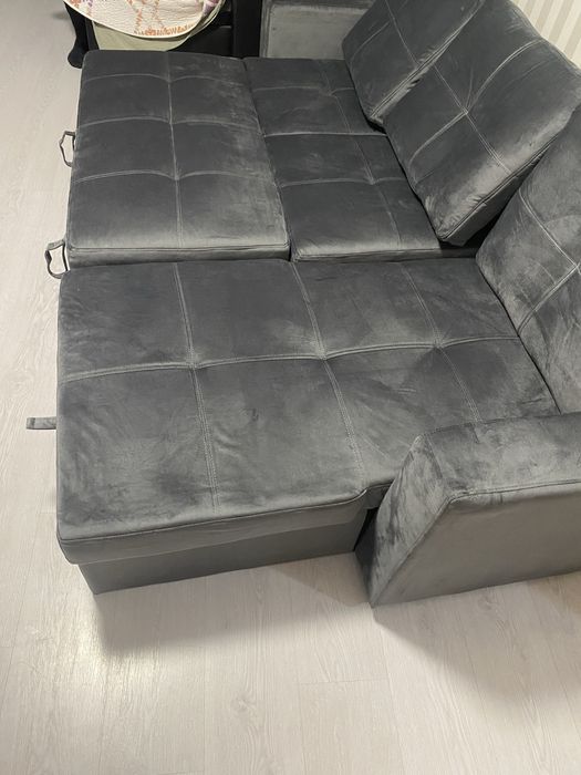 Sofa novo em folha, nunca foi usado. Preco nao negociavel 250€ lisboa