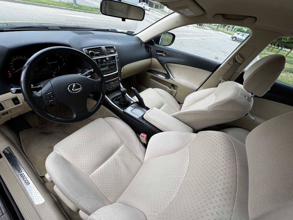 Lexus IS II 2.5 250 V6 208 KM