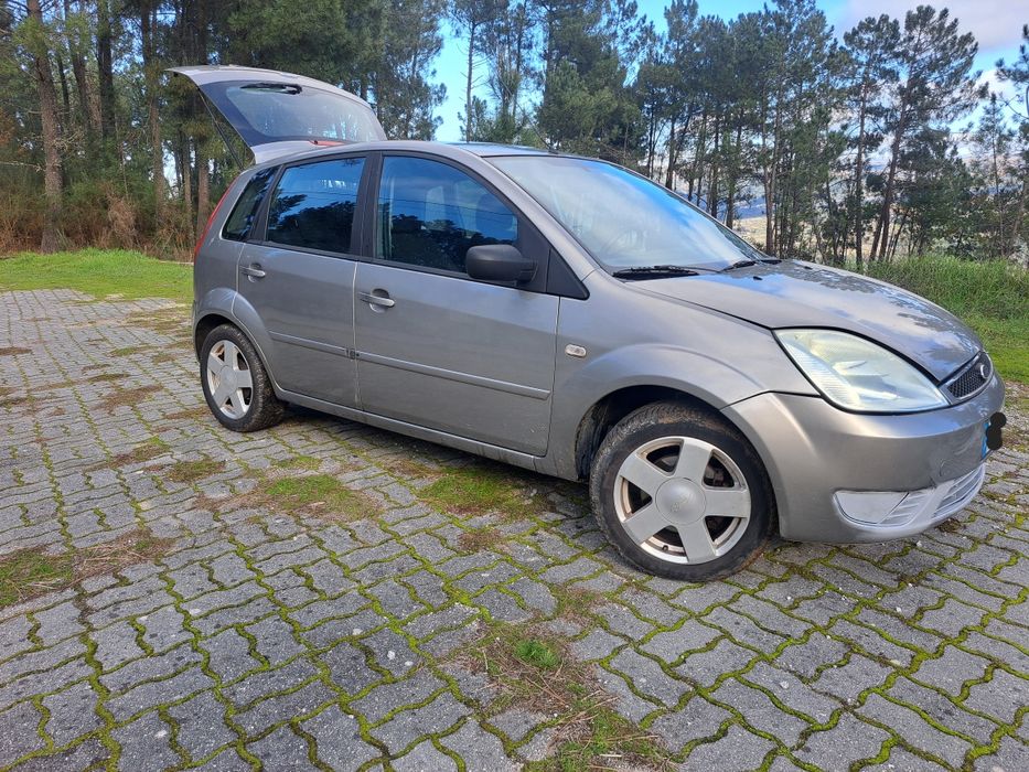 Ford fiesta 1.2 gasolina com A/C