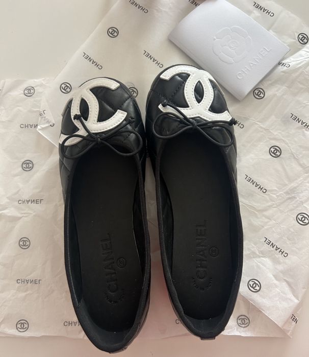 Chanel CC Logo Ballet Flats