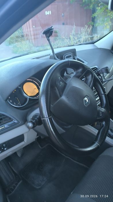 Продам renault megane 2009 года 1.5 дизель