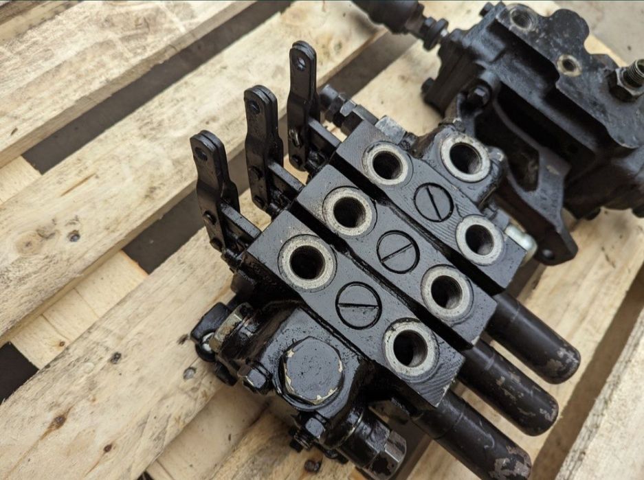 Розподільник  МТЗ  р80 нш32 Кришка РП70 МС 70 RP70 МТЗ 892 1025 СЕКЦІЯ