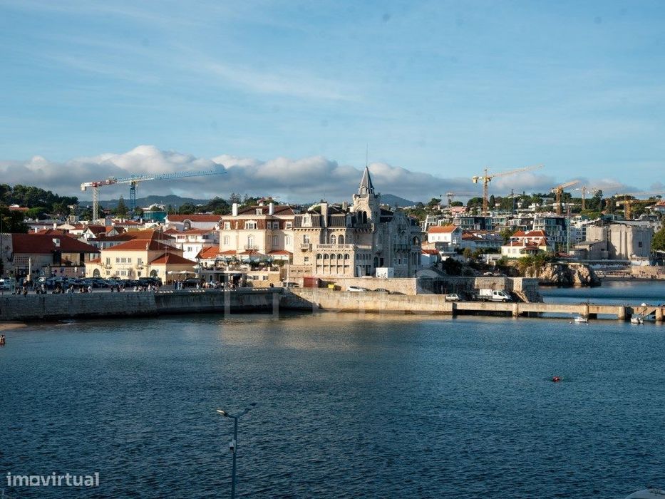 Apartamento T2, com terraço. em Cascais