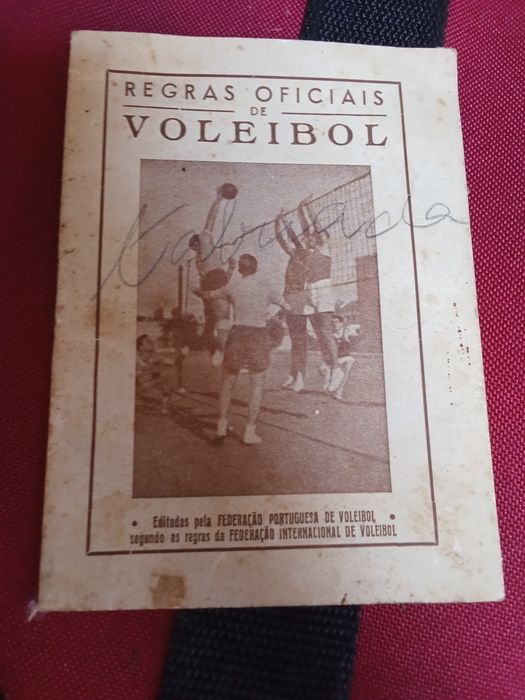 Livro sobre regras de voleibol..antigo..25 euros