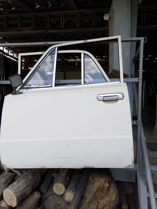 Двери ВАЗ 2101 б/у , осталась задняя правая