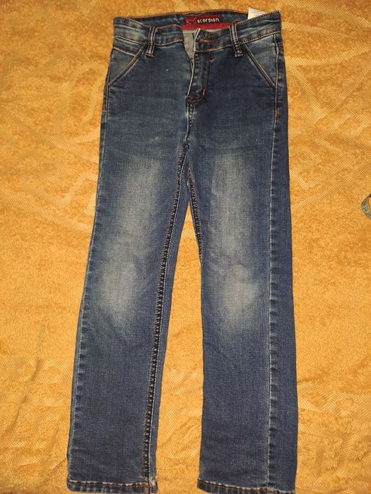 Джинсы для мальчика 7-8лет