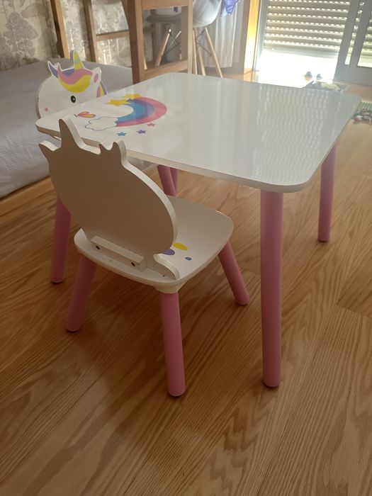 Mesa e cadeiras crianca