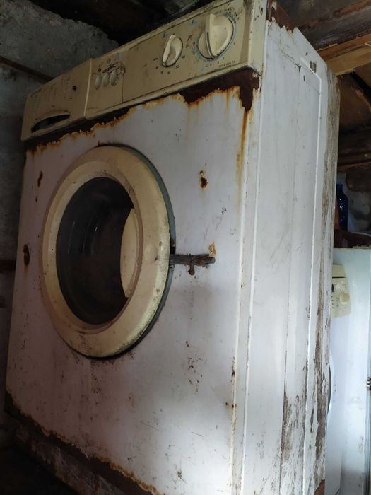 Стиральная машинка на запчасти  Indesit