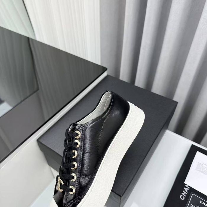 Жіночі шкіряні кросівки Chanel