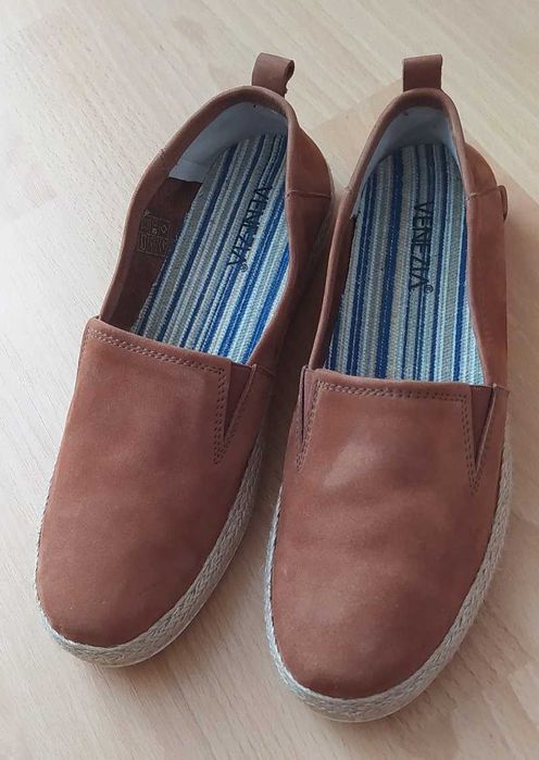 Buty zamszowe 40 - nowe