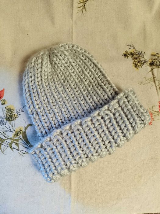 Szara czapka hand made