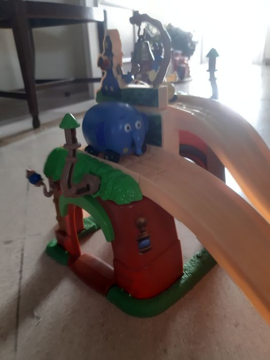 Jogo pista da serie televisiva Selva sobre rodas"