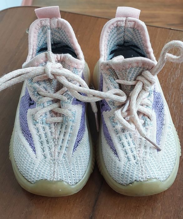 Продам кросівки дитячі