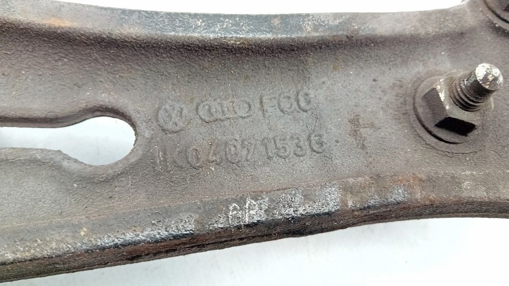 Braço de suspensão frente direito AUDI A3 (8P1)