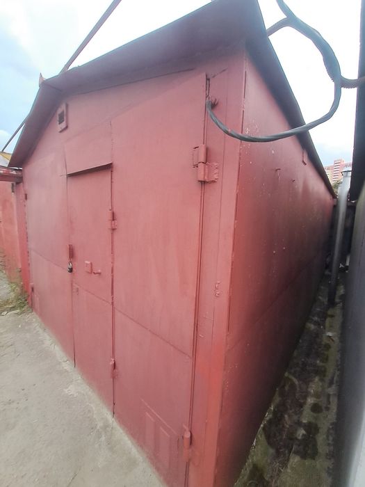 Продам гараж в гаражному кооперативі з погребом і  оглядоою ямою .