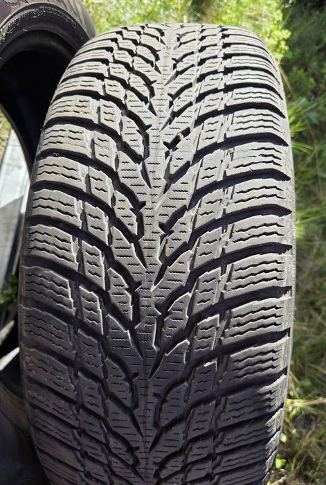 Opony zimowe Nokian 215/55r17