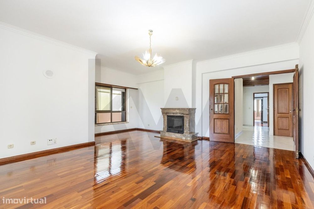 T3 com garagem e terraço com 100m2