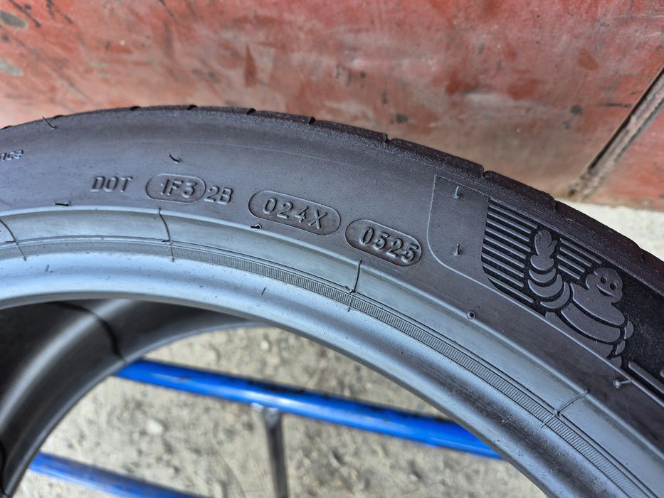 295/35/21 R21 Michelin Pilot Sport 4 SUV MO1 4шт ціна за 1шт шини