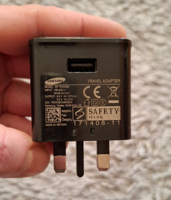 Оригінальне зарядне до Samsung.