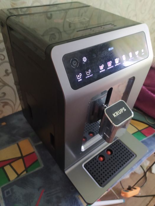 Кавомашина KRUPS EA894T10.