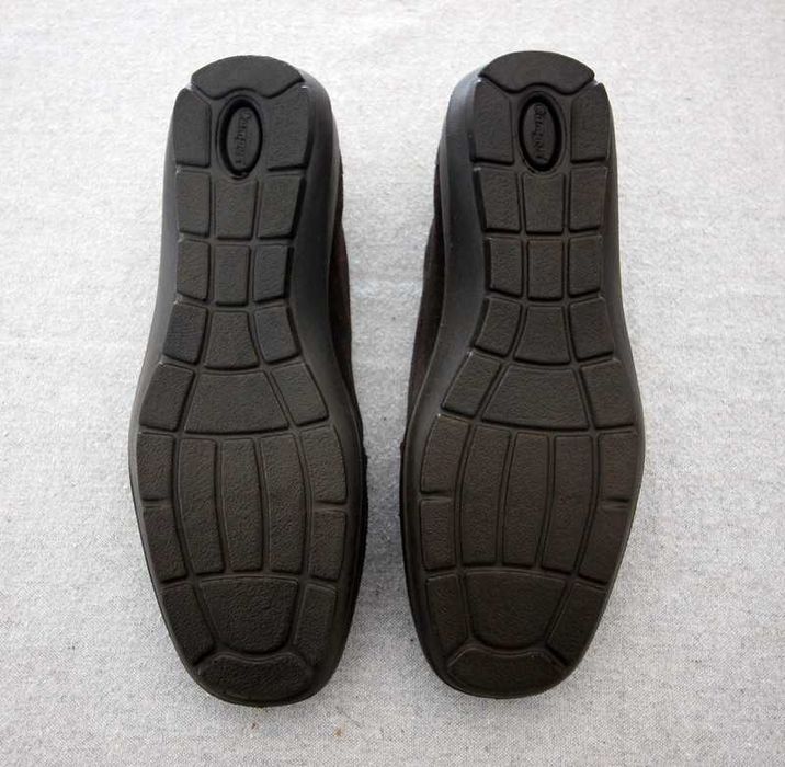 Mocassins em camurça castanhos da Camport