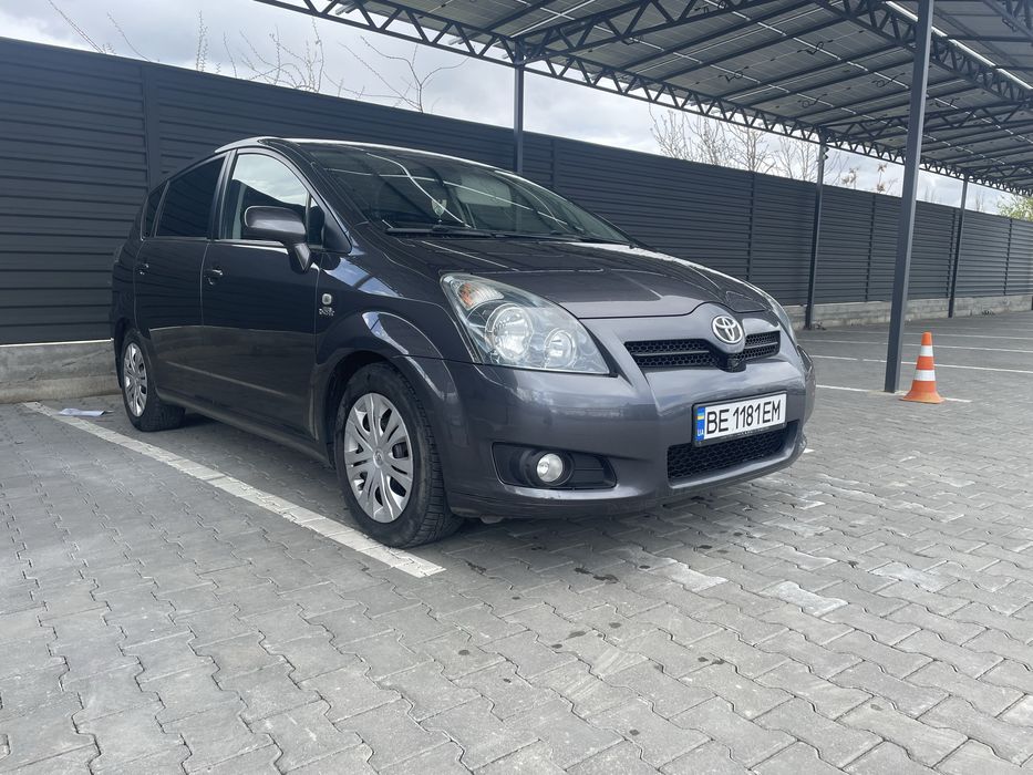 Toyota Corolla Verso 2.2 дизель 6КПП