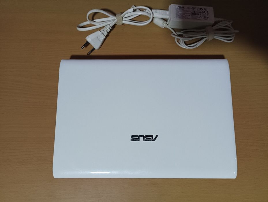 Portátil Asus 1225B
