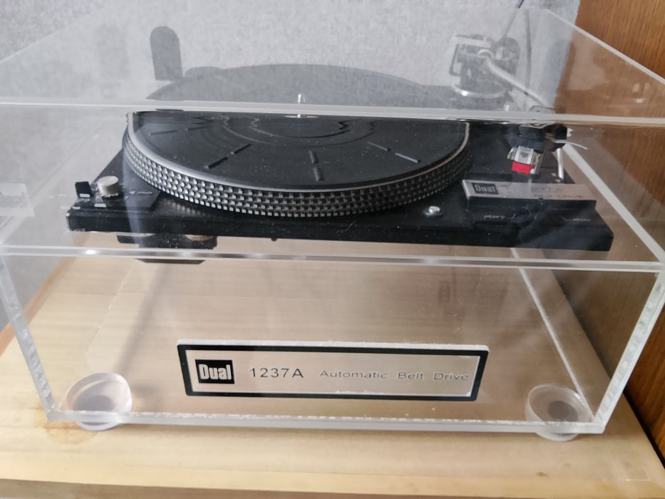 Gramofon Dual 1237a
