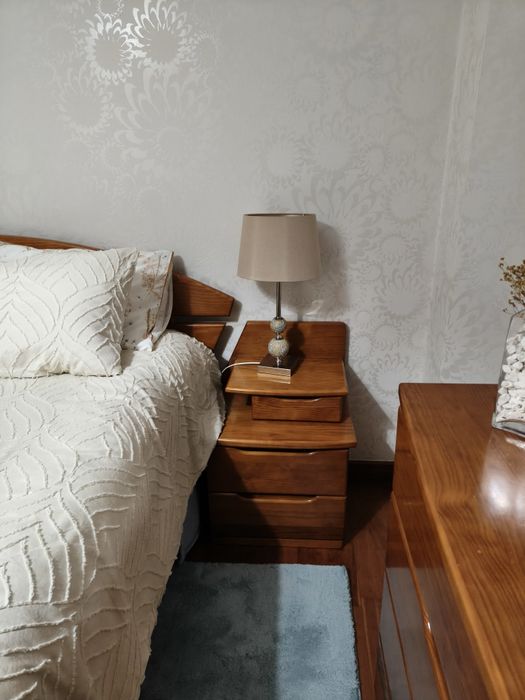 Mobília de quarto madeira maciça