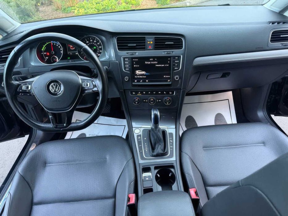 Volkswagen e-Golf SEL Premium      2016