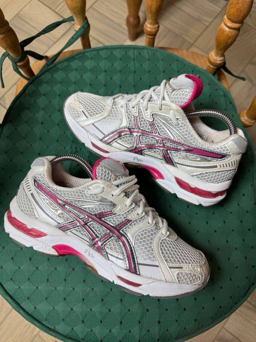 Оригінальні жіночі кросівки “Asics Gel-Kayano 14”