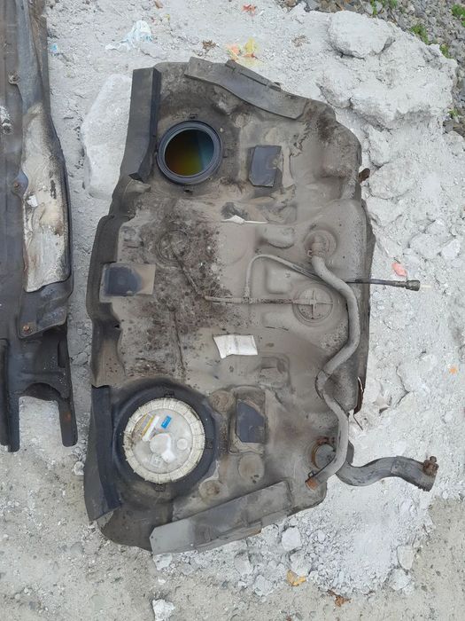 Mazda RX-8 Zbiornik Bak Paliwa pompa