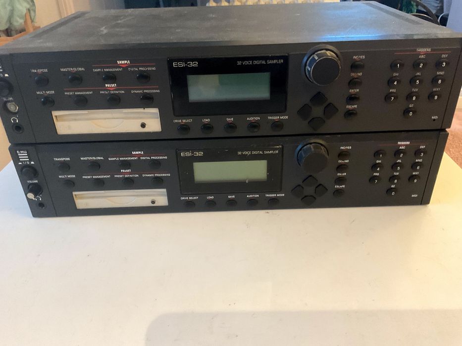 Sampler E-MU ESI-32 - Duas unidades com vários extras!