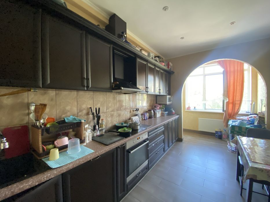 Продам 2к квартиру на Вахтанга Кікабідзе, 12