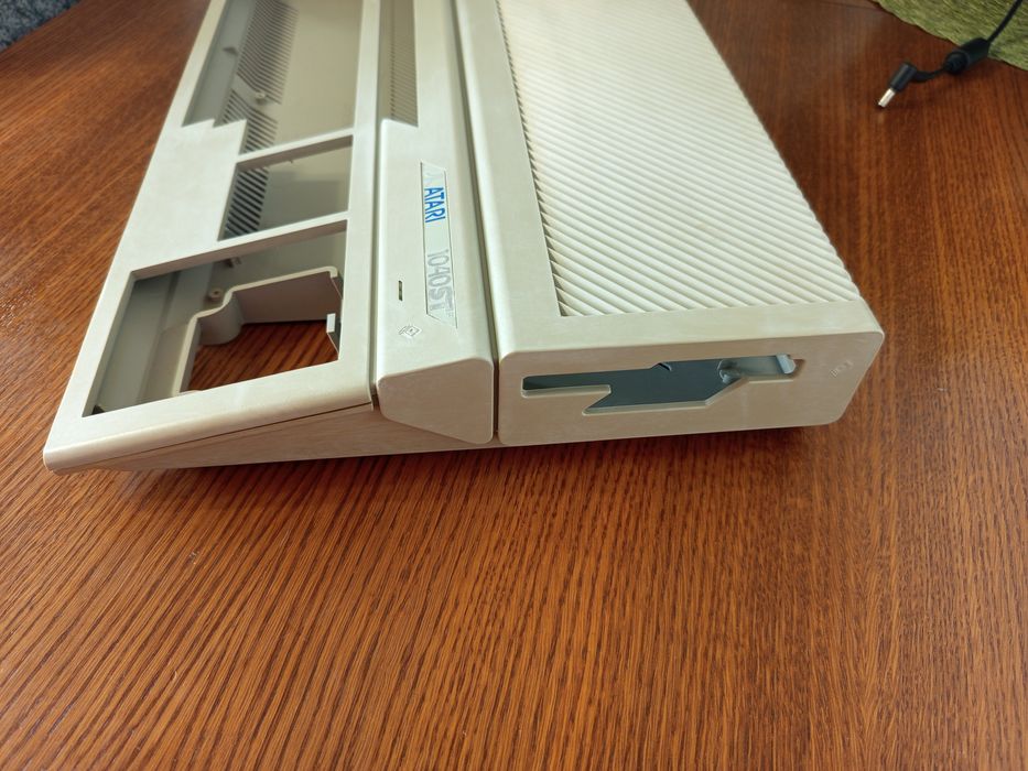 Obudowa od Atari STF