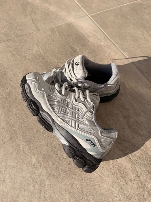 Asics gel nyc cinza e preta