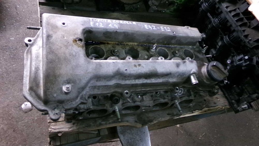 Lut66 Głowica silnika toyota corolla e12 1.4vvti 16v wysyłka części