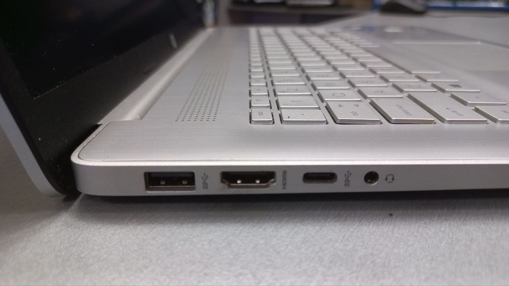 Ноутбук  HP 17 - cn0020nr/i5-1135G7/DDR4-20/SSDM2-512
